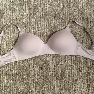 NWOT VS Light Pink Tshirt Lightly Lined Wireless Bra 34DDD